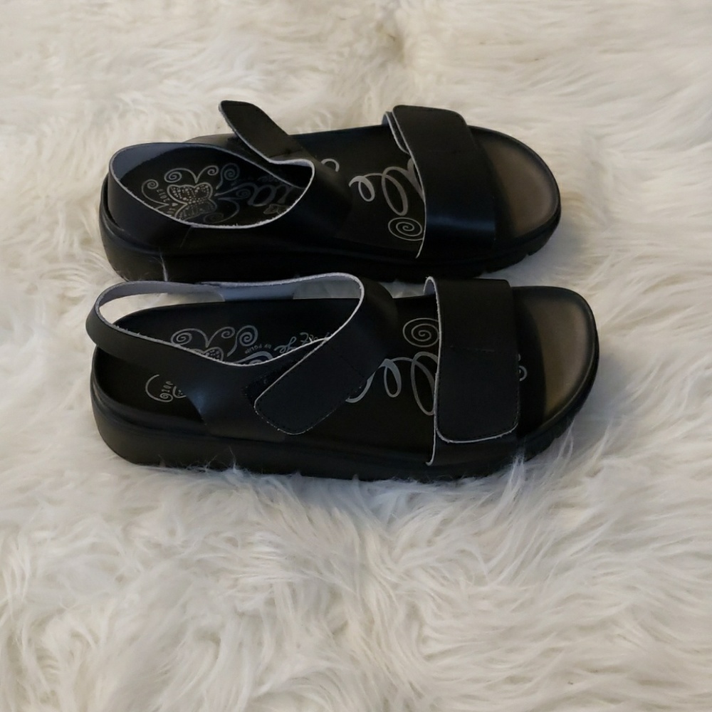 ALLEGRA SANDAL - Picture 2 of 6